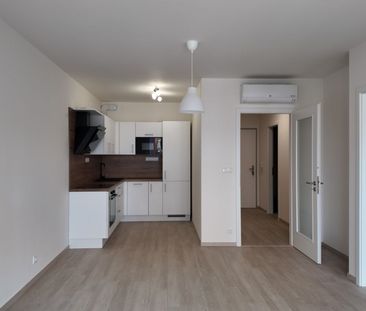 Pronájem bytu 2+kk • 54 m² bez realitkyBukačova, Praha - Vysočany - Photo 1