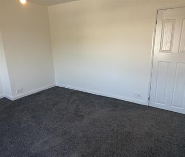 2 bedroom end of terrace house to rent - Photo 3
