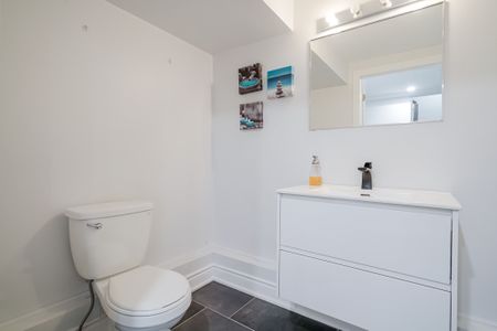 For Lease - 10 Maplewood Drive, Whitby, Ontario - Photo 4