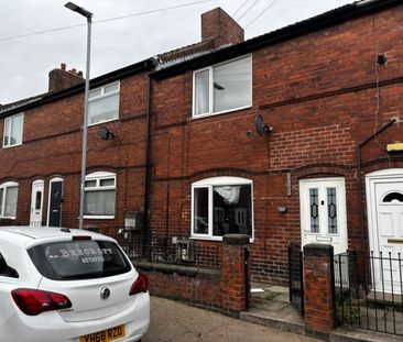 3 bed Terraced - To Let - Photo 4