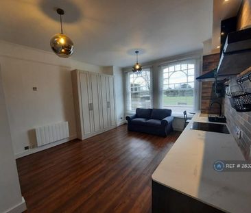 Studio to rent - Photo 6