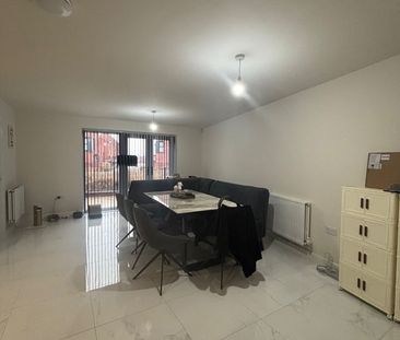 Room in a Shared House, Old Wharf, LE3 - Photo 2