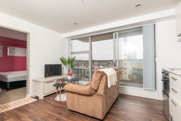 Furnished Sunny Apartment - Photo 1