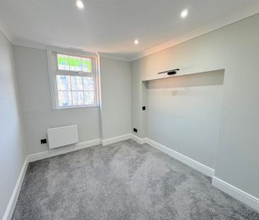 1 BED Flat - Photo 4