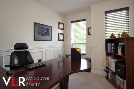 House in Surrey, BC - Photo 3
