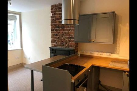 Rosswyn House, HR9 - Photo 3