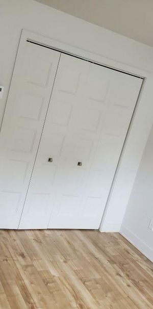 GRAND 3 ½ À LOUER DANS UN IMMEUBLE RECENT – DISPONIBLE 1ER DECEMBRE. - Photo 1