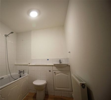 2 bedroom maisonette to rent - Photo 4