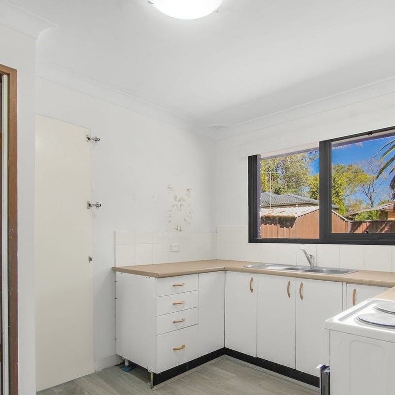 SPACIOUS FOUR BEDROOM FAMILY HOME - Photo 1