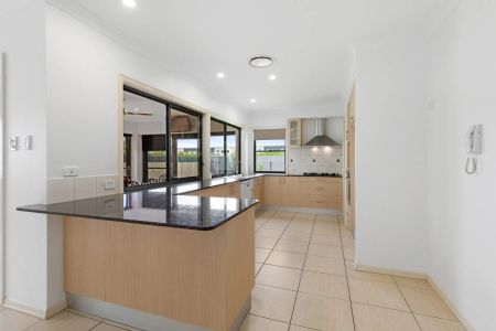 532 Oyster Cove Promenade, Helensvale. - Photo 5