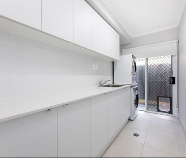 3 bedrooms | 2 bathrooms | Single Garage | Solar Power - Photo 6