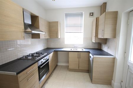 2 Bedroom House To Rent - Photo 2