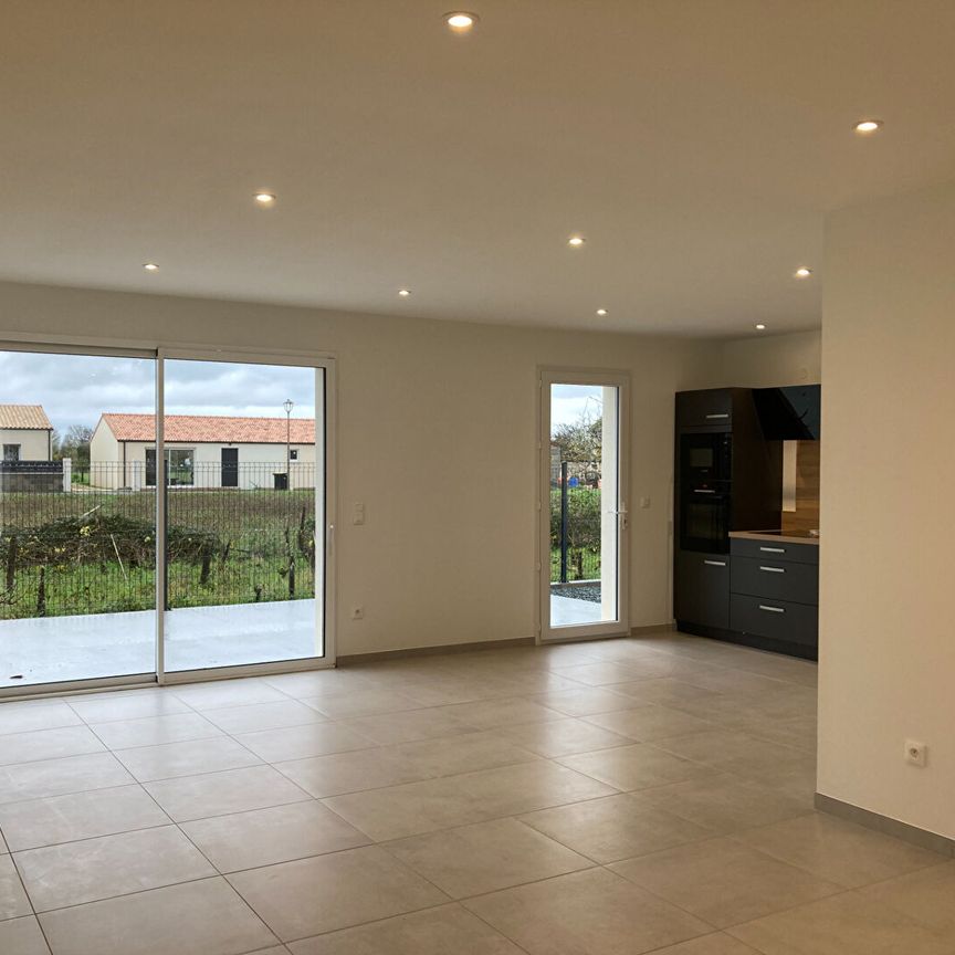 Location maison 4 pièces, 87.63m², Le Mazeau - Photo 1