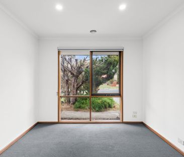 Stylish, Renovated, and Perfectly Positioned — Your Werribee Family... - Photo 3