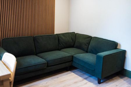 1 bedroom in a house share to rent - Photo 4