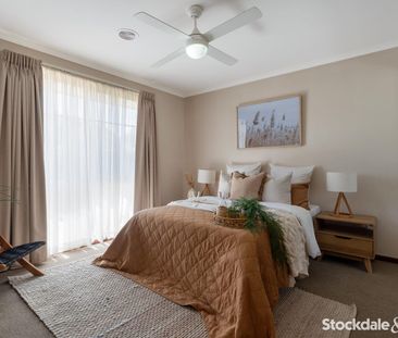 Location and Comfort! - Photo 4