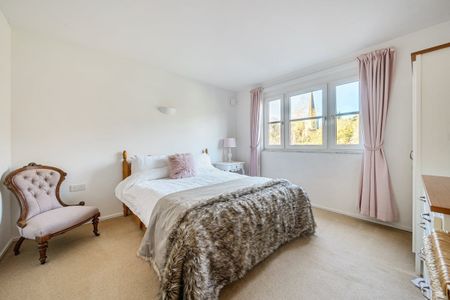 4 bedroom detached house to rent - Photo 2