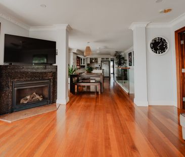 Spacious Family Home with Pool & Stunning River and Valley Views - Photo 5