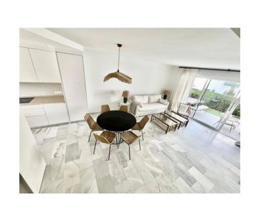 4 bedroom luxury Semidetached House for rent in Marbella, Spain - Photo 1