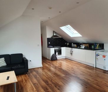 1 bedroom flat to rent - Photo 2