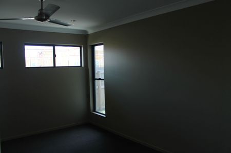 Deluxe Home in Mackay's Premier Estate - Photo 2