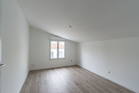 Maison de bourg entièrement rénovée avec son jardin intimiste - Photo 4