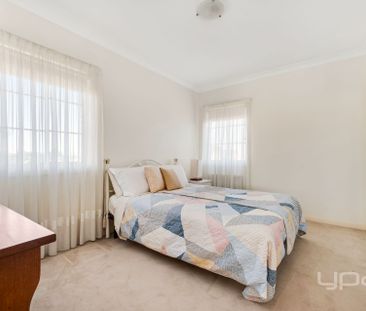 10 McGuire Court, GREENVALE - Photo 5