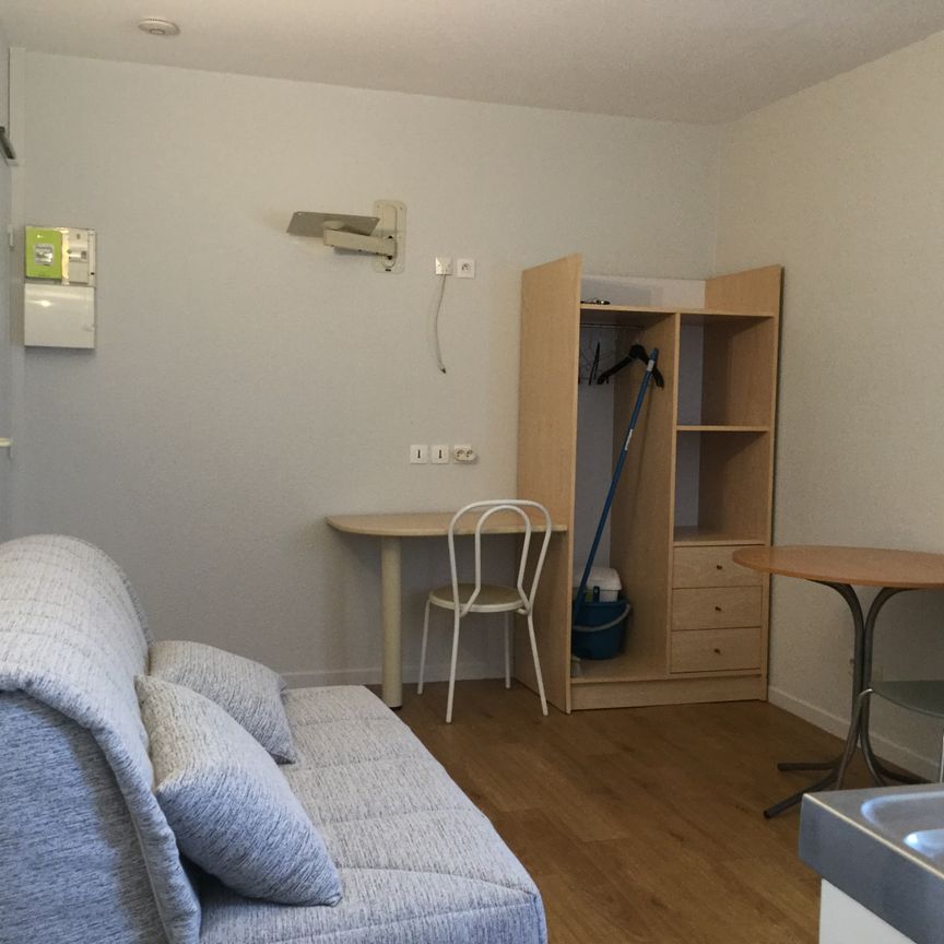 Location Appartement 1 pièce 16m² CHASSENEUIL DU POITOU 86360 - Photo 1