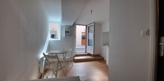 Location Appartement 1 pièce 15m² - Photo 2