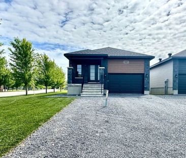 For Lease - 1232 Montblanc Crescent Unit# A, Russell, Ontario - Photo 2