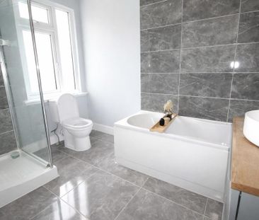 2 bedroom semi-detached house to rent - Photo 6