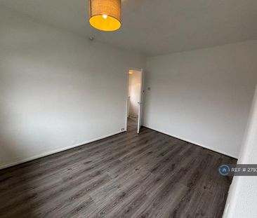 3 bedroom detached house to rent - Photo 3