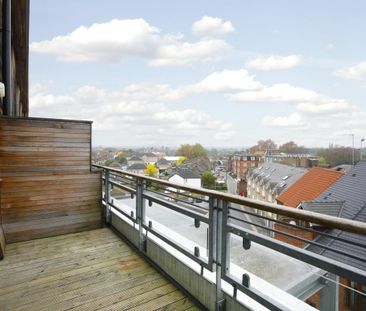1 bedroom penthouse to rent - Photo 3