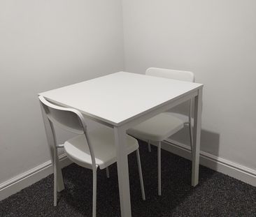 Studio Flat, Salisbury Road, M21 - Photo 1