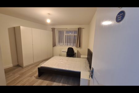 Room in a Shared House, Rayners Lane, HA2 - Photo 4