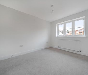 3 bedroom semi-detached house to rent - Photo 3