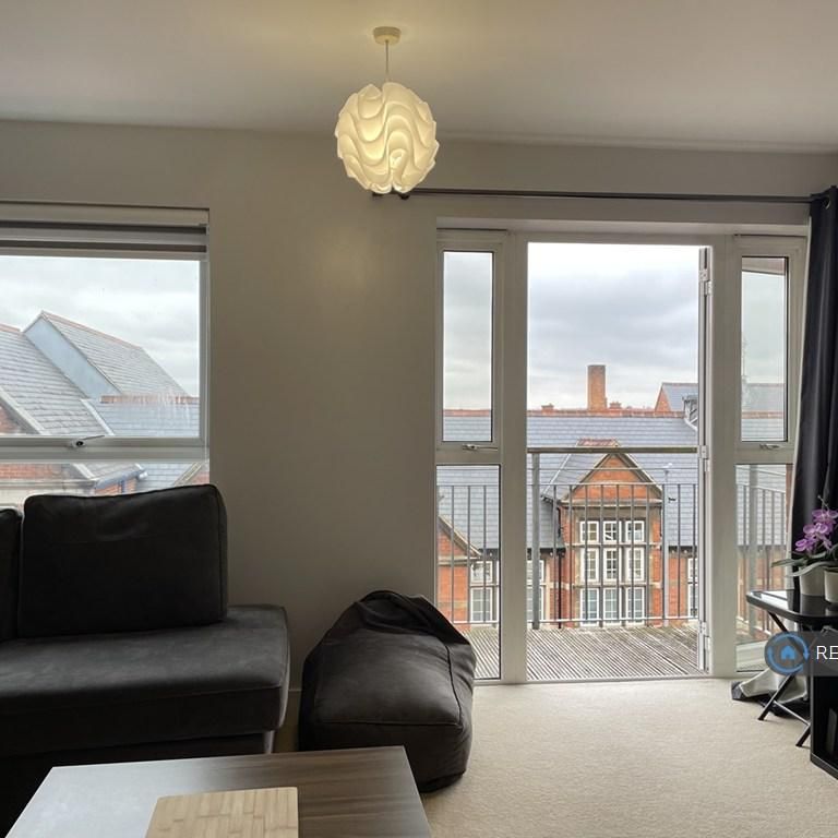 2 bedroom flat to rent - Photo 1