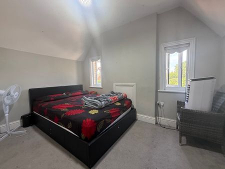 Station Road , Wraysbury - Photo 5