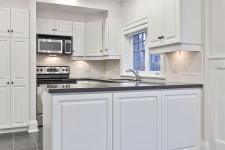 For Lease - 62 Inglewood Drive Unit# Main, Toronto, Ontario - Photo 5