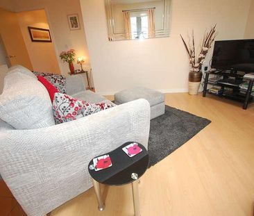 Caxton Court, Staffordshire, Burton Upon Trent, DE14 - Photo 2