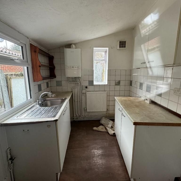 2 bedroom terraced house to rent - Photo 1