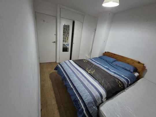 1 bedroom in a house share to rent - Photo 1