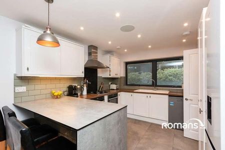 Maple Close, Sandhurst, Berkshire, GU47 - Photo 4