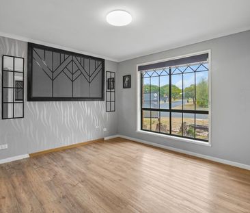 Spacious Family Home! - Photo 1