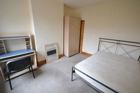 4 bedroom terraced house to rent - Photo 5