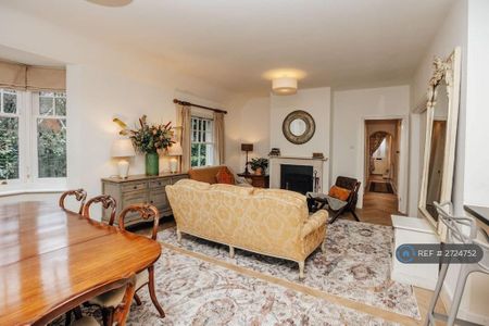 4 bedroom bungalow to rent - Photo 2