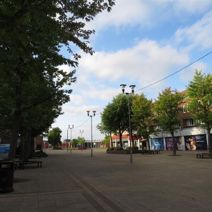 PETERBOROUGH - Photo 1