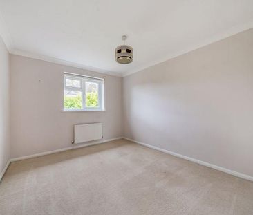 3 bedroom end of terrace house to rent - Photo 6