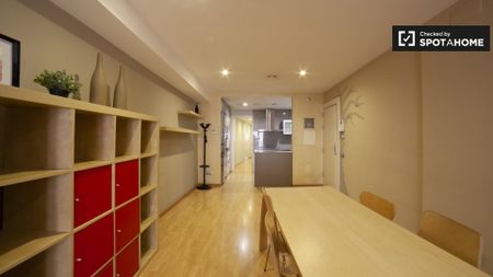 barcelona, Catalonia 08001 - Photo 3