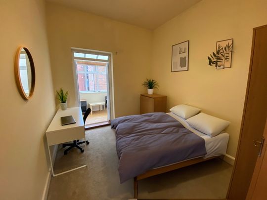4 Bed Flat, New Walk Central, LE1 - Photo 1